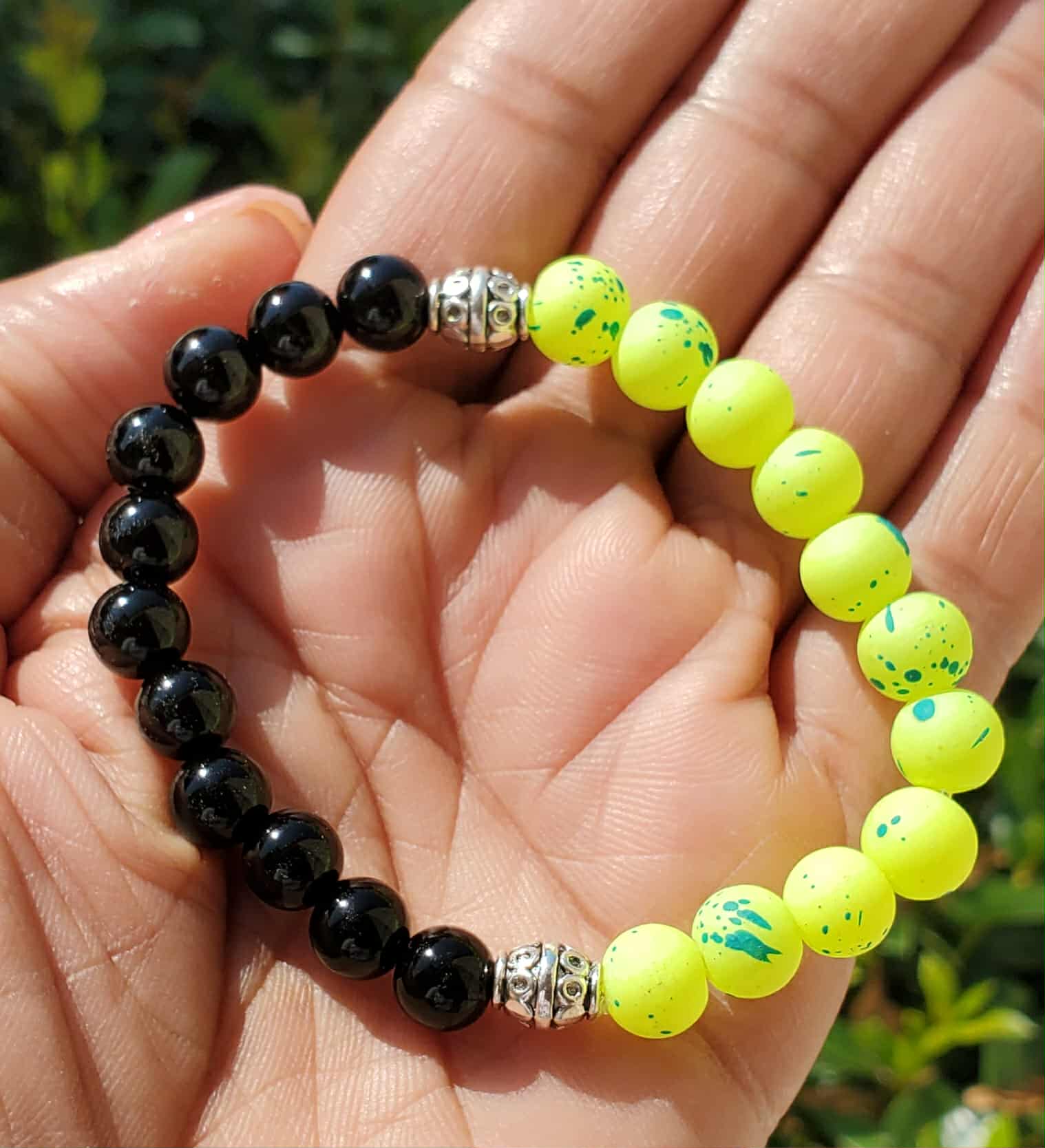 6" Neon Green Teal & Black Beaded Bracelet – Unisex Holiday Style