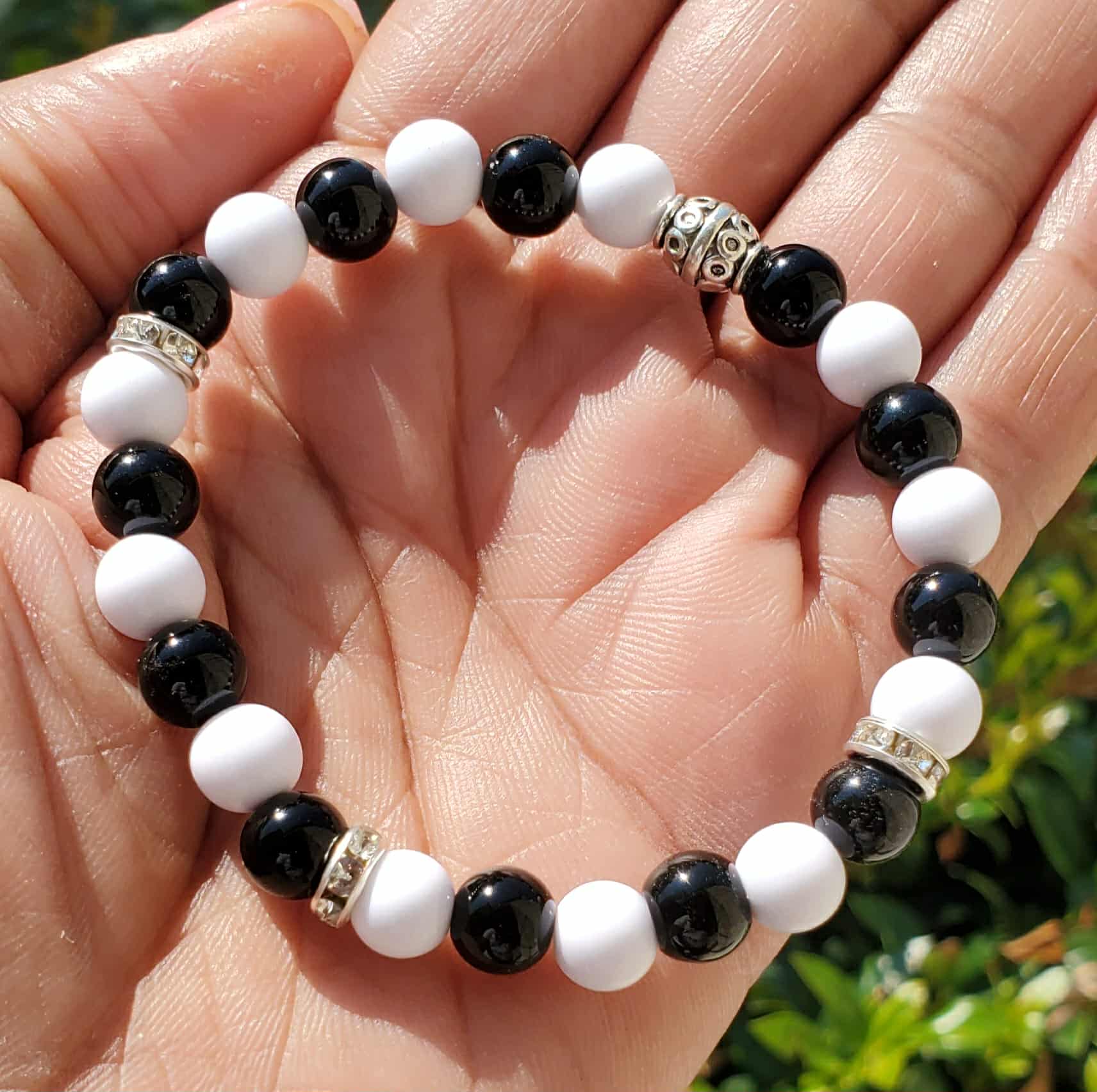Black & White Alternating Bead Bracelet